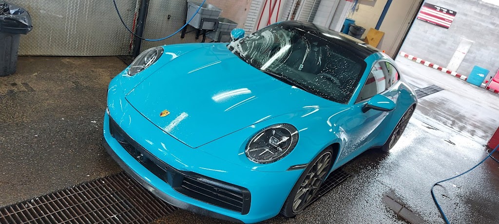 Lave-Auto Platinum | 4660 Blvd. Samson, Laval, QC H7W 2H4, Canada | Phone: (450) 934-6555