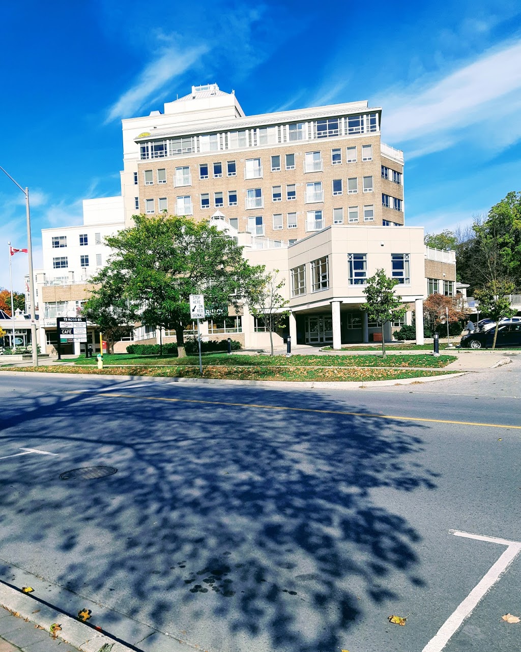 Victoria Village Manor | 78 Ross St, Barrie, ON L4N 1G3, Canada | Phone: (705) 728-3456
