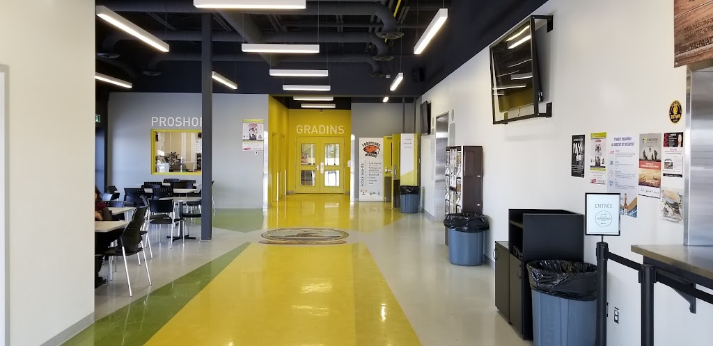 Complexe Sportif Desjardins de Wendake | 100 Rue Grand Chef Thonnakona, Wendake, QC G0A 4V0, Canada | Phone: (418) 847-0774