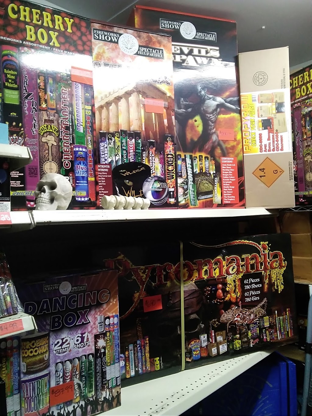 Yvettes Farm Stand and Fireworks | 137f Dyke Rd, Chilliwack, BC V2P 6H7, Canada | Phone: (778) 678-7869
