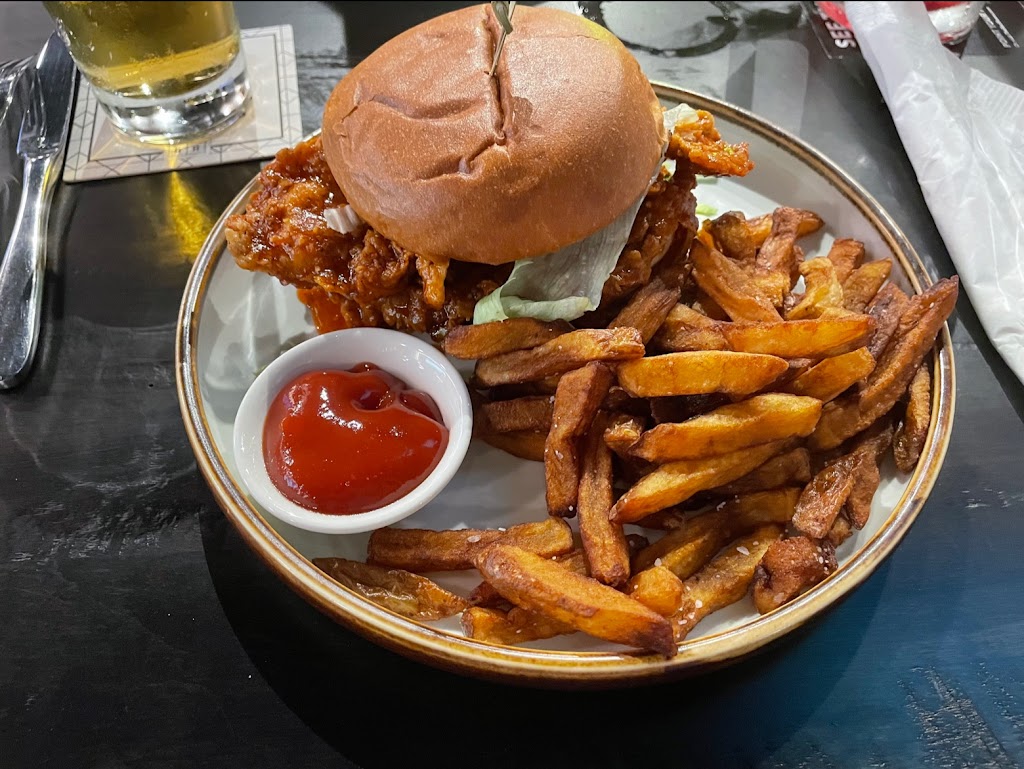The Rec Room | 8 N Village Way, Barrie, ON L4N 0M7, Canada | Phone: (705) 999-9565