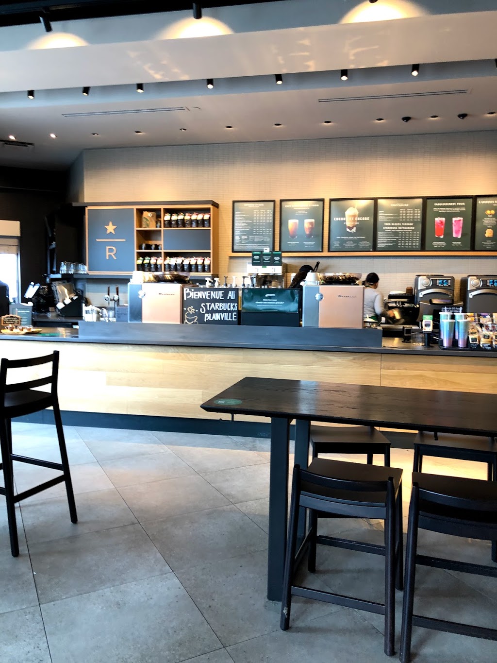 Starbucks | 1323 Boulevard Michèle-Bohec #101, Blainville, QC J7C 5L4, Canada | Phone: (450) 512-1297