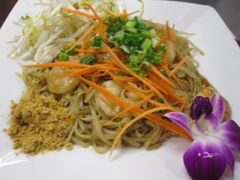 Thai Palace Restaurant | 1140 Lauzon Rd, Windsor, ON N8S 3N1, Canada | Phone: (519) 948-6161