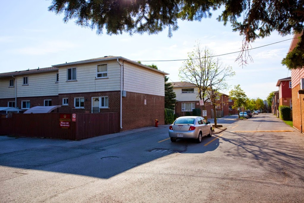 Glenwood Park Townhomes | 2418 Glenwood School Dr, Burlington, ON L7R 3S2, Canada | Phone: (289) 910-0305