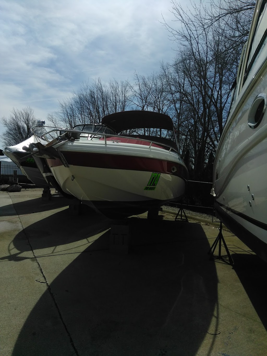 Hideaway Harbor Marina | 36290 Jefferson Ave, Harrison Charter Township, MI 48045, USA | Phone: (586) 465-4910