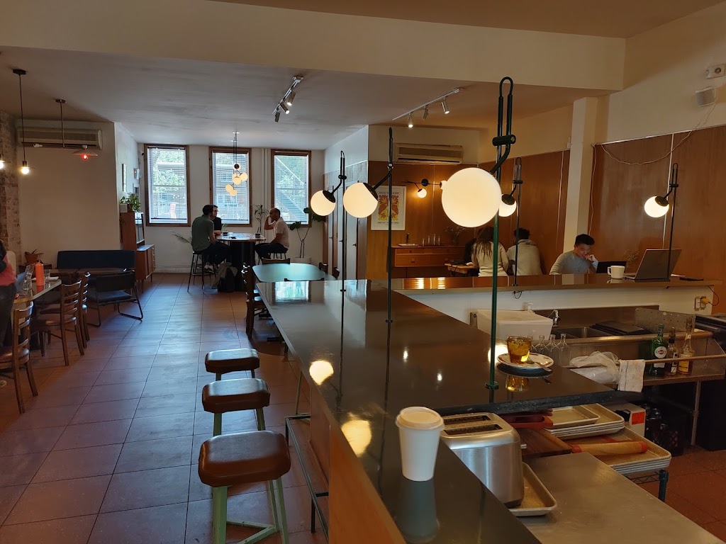 Café Pista | Quartier des Spectacles | 1587 Boul. Saint-Laurent, Montréal, QC H2X 2S9, Canada | Phone: (438) 384-1444