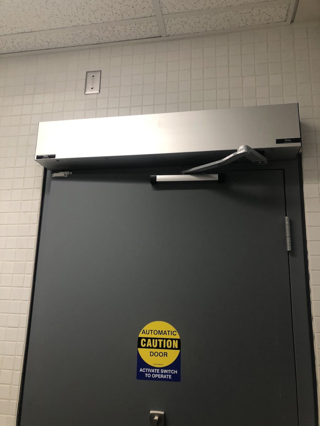 Oxford Door, Lock & Control | 140 Oxford St, Woodstock, ON N4S 6A7, Canada | Phone: (519) 535-3188