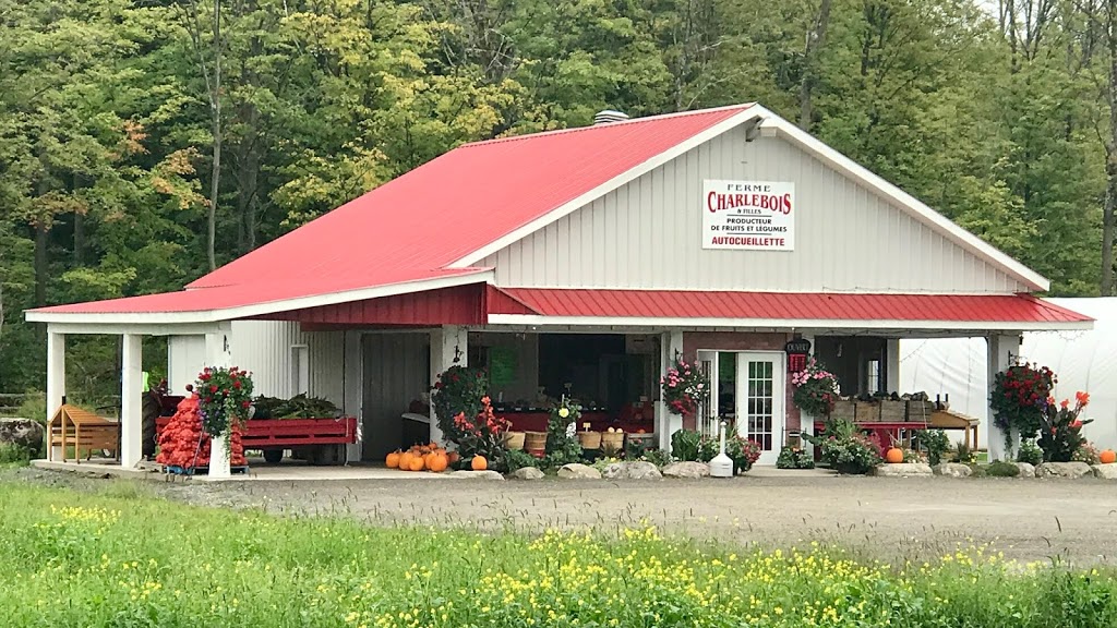 Ferme Charlebois et filles | 107 Rue Maple, Grenville, QC J0V 1J0, Canada | Phone: (450) 562-0478
