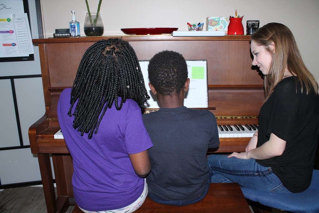 Moreens Piano Studio | 36 Alderwood St, Whitchurch-Stouffville, ON L4A 5C9, Canada | Phone: (647) 525-3561