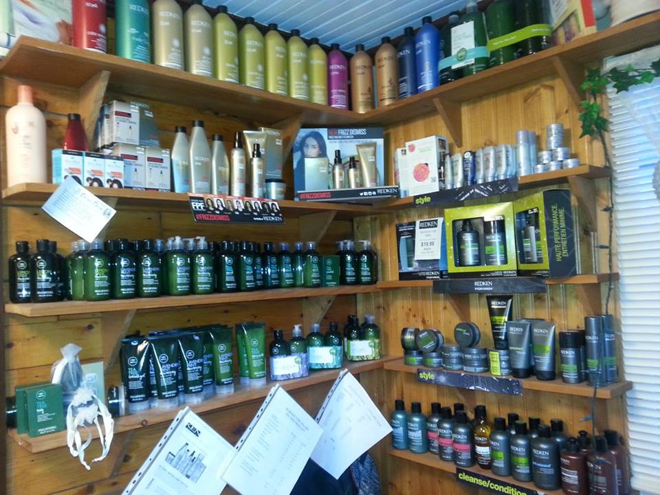 Debis Place Hair Salon | 49 Albert St, Sussex, NB E4E 1K3, Canada | Phone: (506) 434-4055