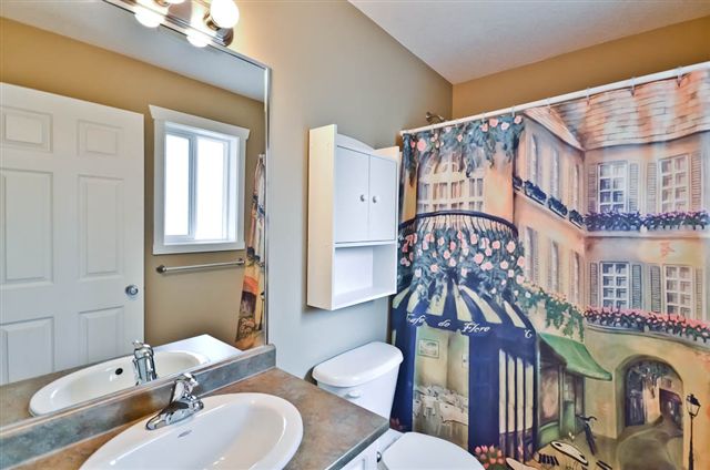 Nanaimo Student Housing | 650 Lambert Ave, Nanaimo, BC V9R 3N8, Canada | Phone: (604) 849-1468