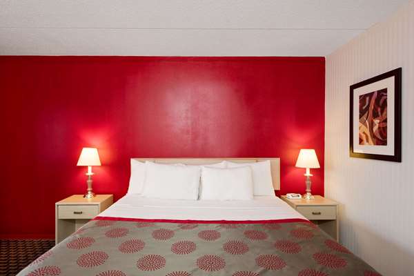Ramada Limited Calgary Northwest | 2363 Banff Trail NW, Calgary, AB T2M 4L2, Canada | Phone: (403) 289-5571