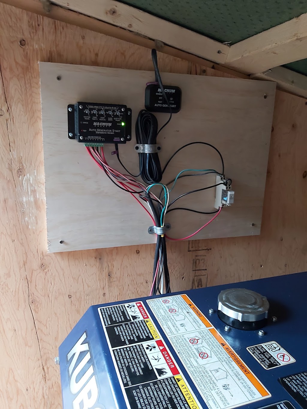 Batteries Champion Énergie Solaire | 3395 Rue de lÉnergie suite 202, Jonquière, QC G7X 0J6, Canada | Phone: (418) 695-5411