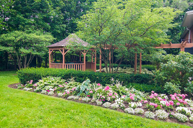 Kelvingrove | 1365 Bayview Ave, East York, ON M4G 3A5, Canada | Phone: (416) 483-8444