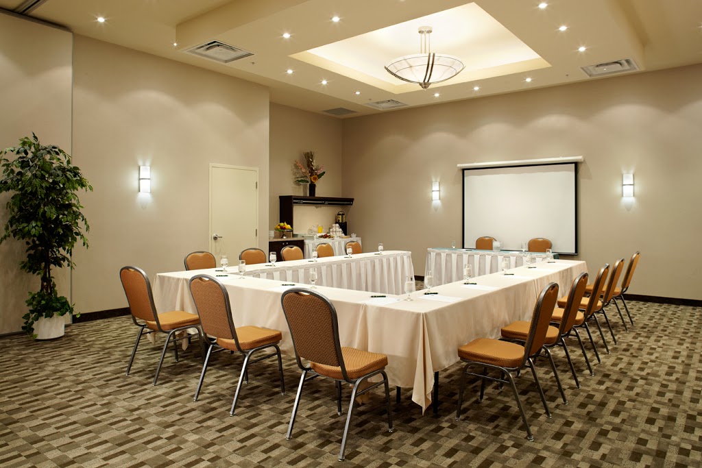 Quality Inn & Suites | 6680 Boulevard Taschereau, Brossard, QC J4W 1M8, Canada | Phone: (450) 671-7213