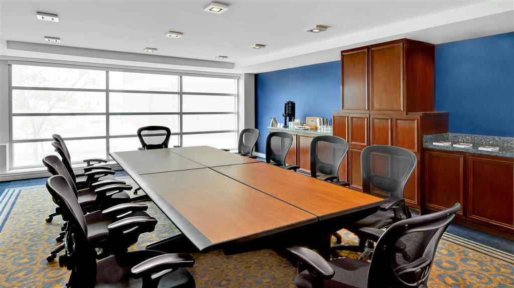Sheraton Montreal Airport Hotel | 555 Boulevard McMillan, Montréal, QC H9P 1B7, Canada | Phone: (514) 631-2411