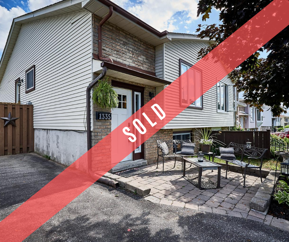 Daniela Rodrigues Royal LePage Frank | 200 Dundas St E, Whitby, ON L1N 2H8, Canada | Phone: (905) 809-9262