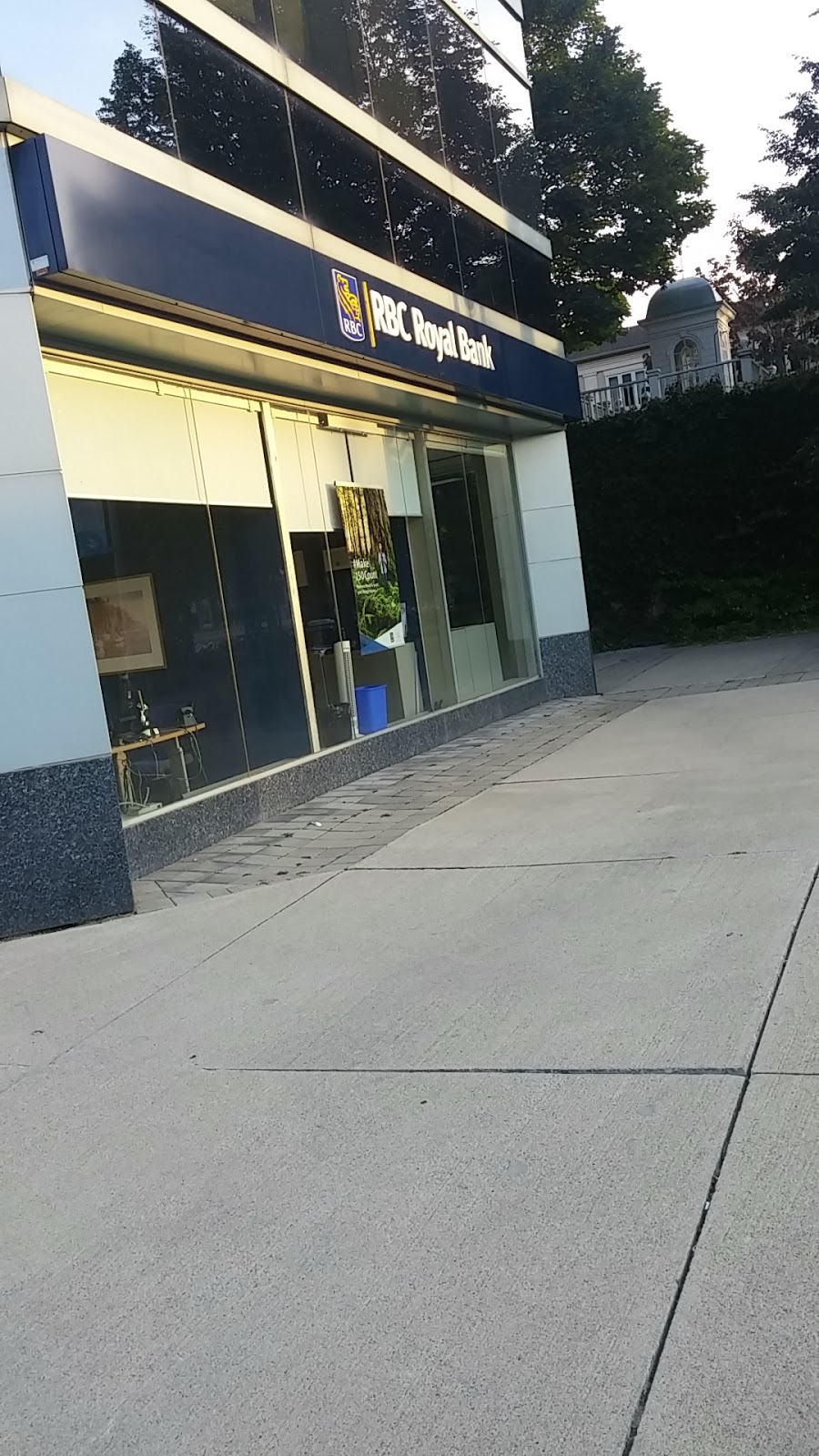 RBC Royal Bank | 2275 Lake Shore Blvd W, Etobicoke, ON M8V 3Y3, Canada | Phone: (416) 503-1250
