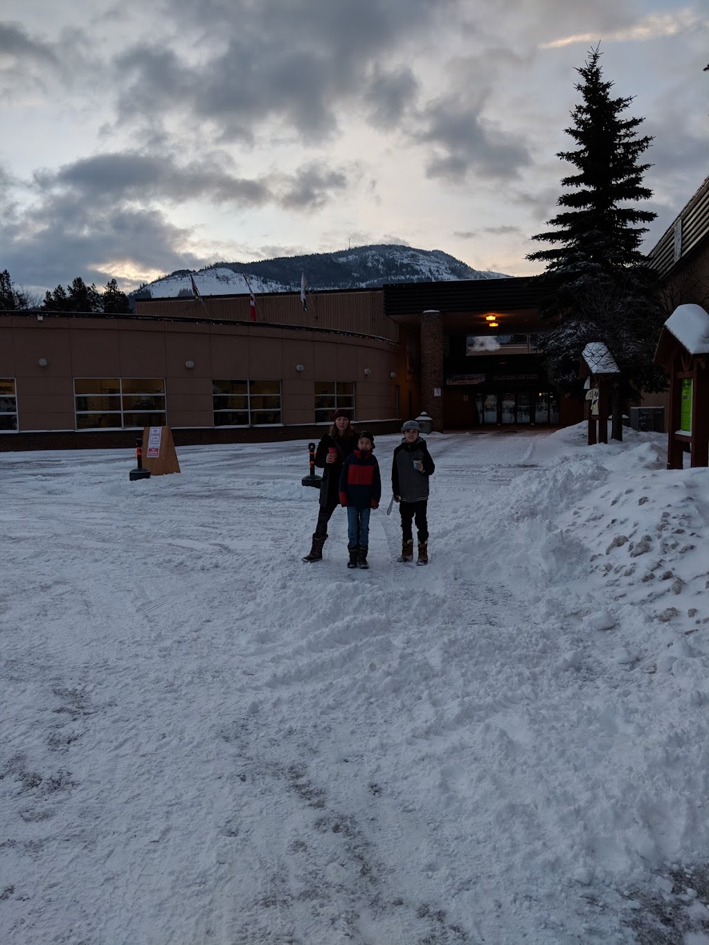 Sparwood Recreation & Leisure Centre | 367 Pine Ave, Sparwood, BC V0B 2G0, Canada | Phone: (250) 425-0552