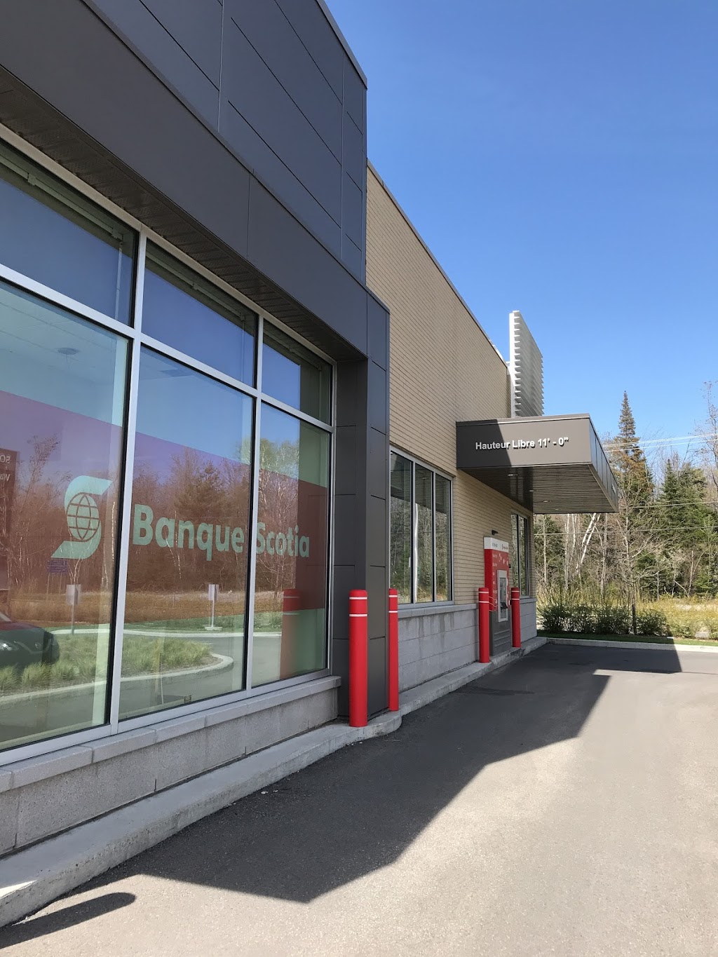 Scotiabank | 1365 Boulevard Michèle-Bohec, Blainville, QC J7C 0M4, Canada | Phone: (450) 435-4035
