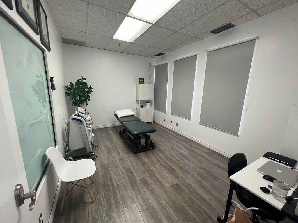 Kinnext Health Aurora | 40 Engelhard Dr Unit 7, Aurora, ON L4G 6X6, Canada | Phone: (416) 562-6061