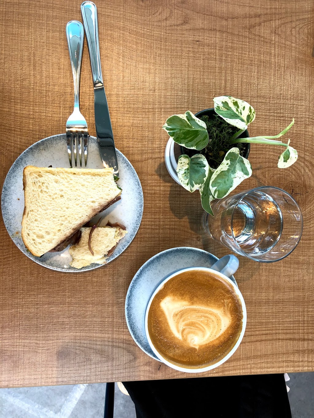 Flying Whale Waterfront Cafe | 999 Canada Pl Suite 201, Vancouver, BC V6C 3E1, Canada | Phone: (855) 463-4822