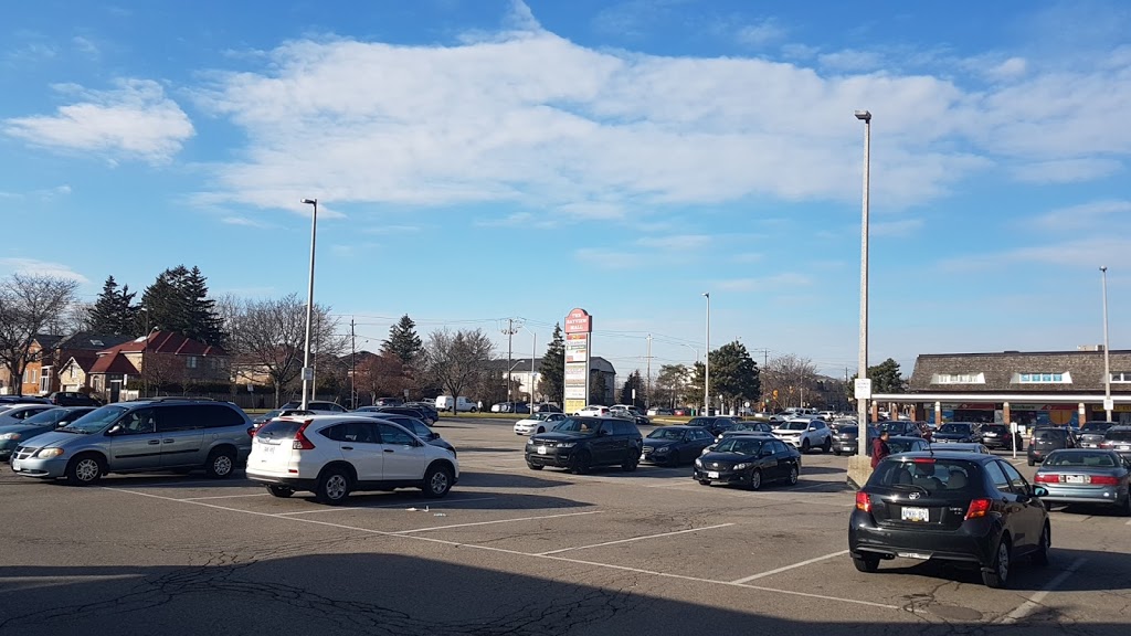 Bayview-Cummer Shopping Centre | 3311 Bayview Ave, North York, ON M2K 1G4, Canada