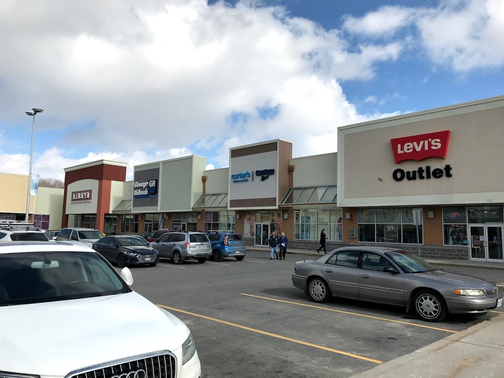 Kings Crossing Fashion Outlet | 95 Dalton Ave, Kingston, ON K7K 0C4, Canada | Phone: (888) 768-5227