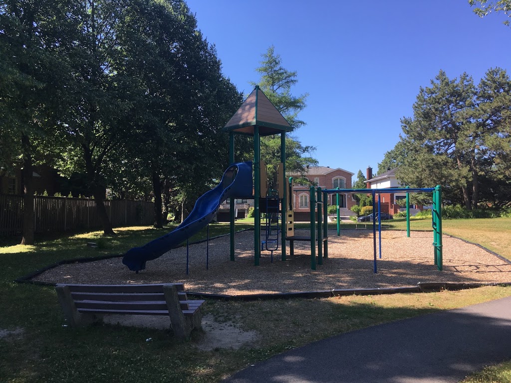 Gayton Park | 8 Rue Gayton, Hampstead, QC H3X 1K7, Canada | Phone: (514) 369-8200