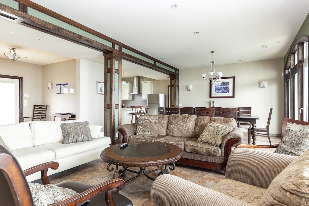 Blue View Chalets | 209555, ON-26, The Blue Mountains, ON L9Y 0S5, Canada | Phone: (800) 252-2826