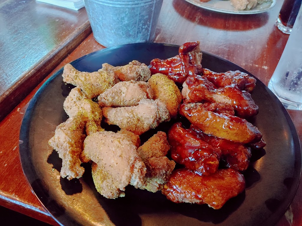 Two Parrots Bar & Grill | 1202 Granville St, Vancouver, BC V6Z 1M4, Canada | Phone: (604) 685-9657
