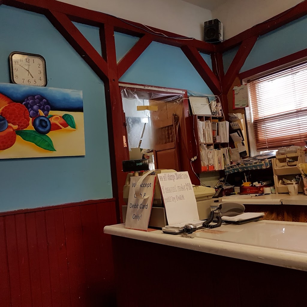 Hongs Chinese Restaurant | 351 Waterloo St, New Hamburg, ON N3A 1S6, Canada | Phone: (519) 662-1057