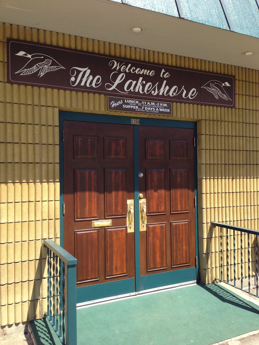Lakeshore Restaurant | 1350 23 Ave, Regina, SK S4S 3S5, Canada | Phone: (306) 584-3780