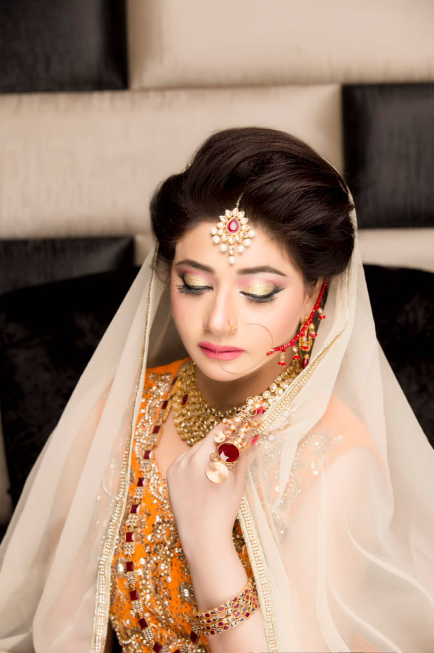 BM Looks By Beenish Maroof | 5651 Raleigh St, Mississauga, ON L5M 7E4, Canada | Phone: (647) 916-1948