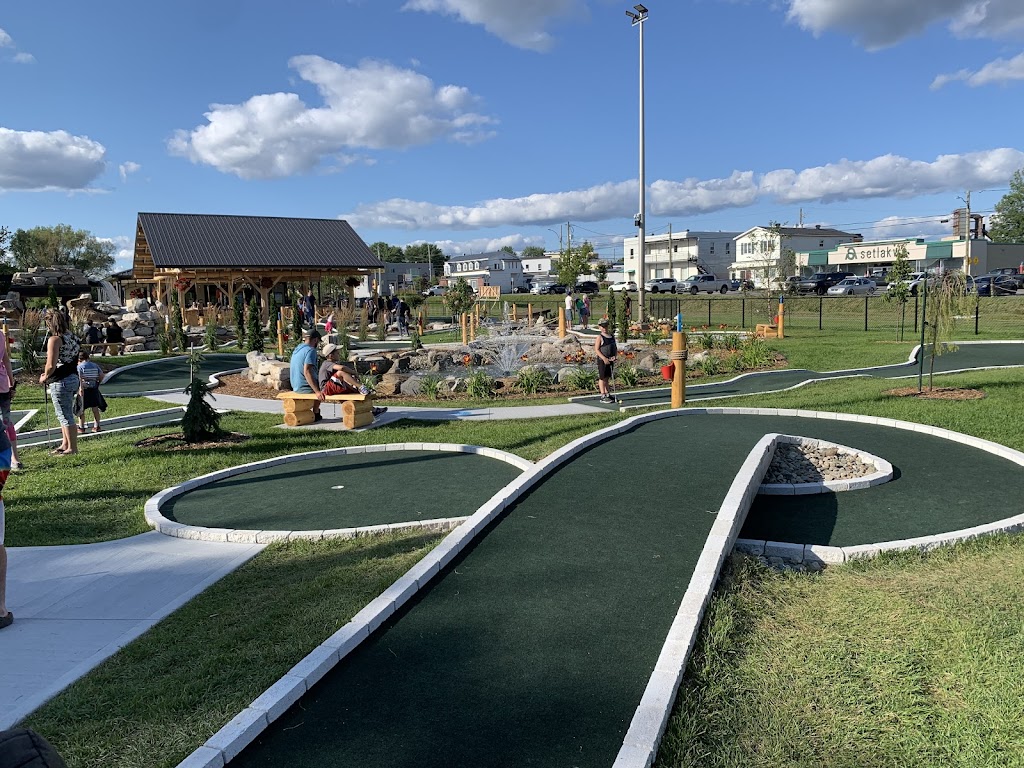 Mini-Golf Disraeli | 140 Rue De La Gare, Disraeli, QC G0N 1E0, Canada | Phone: (581) 209-0008