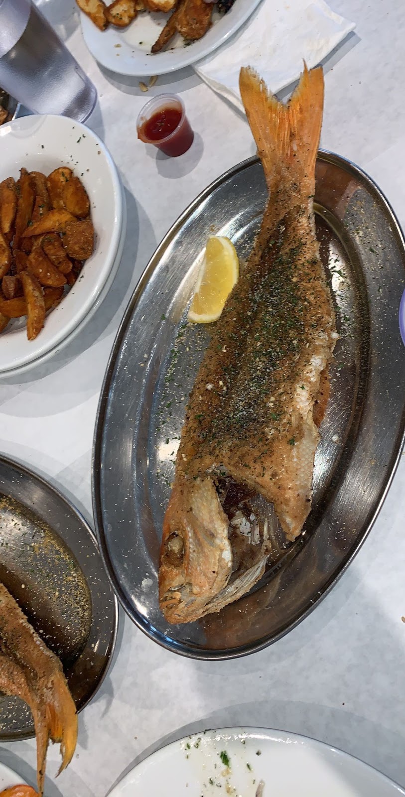 Restaurant Le Canal | 4945 Boul Saint-Jean, Pierrefonds, QC H9H 2A9, Canada | Phone: (514) 626-5757