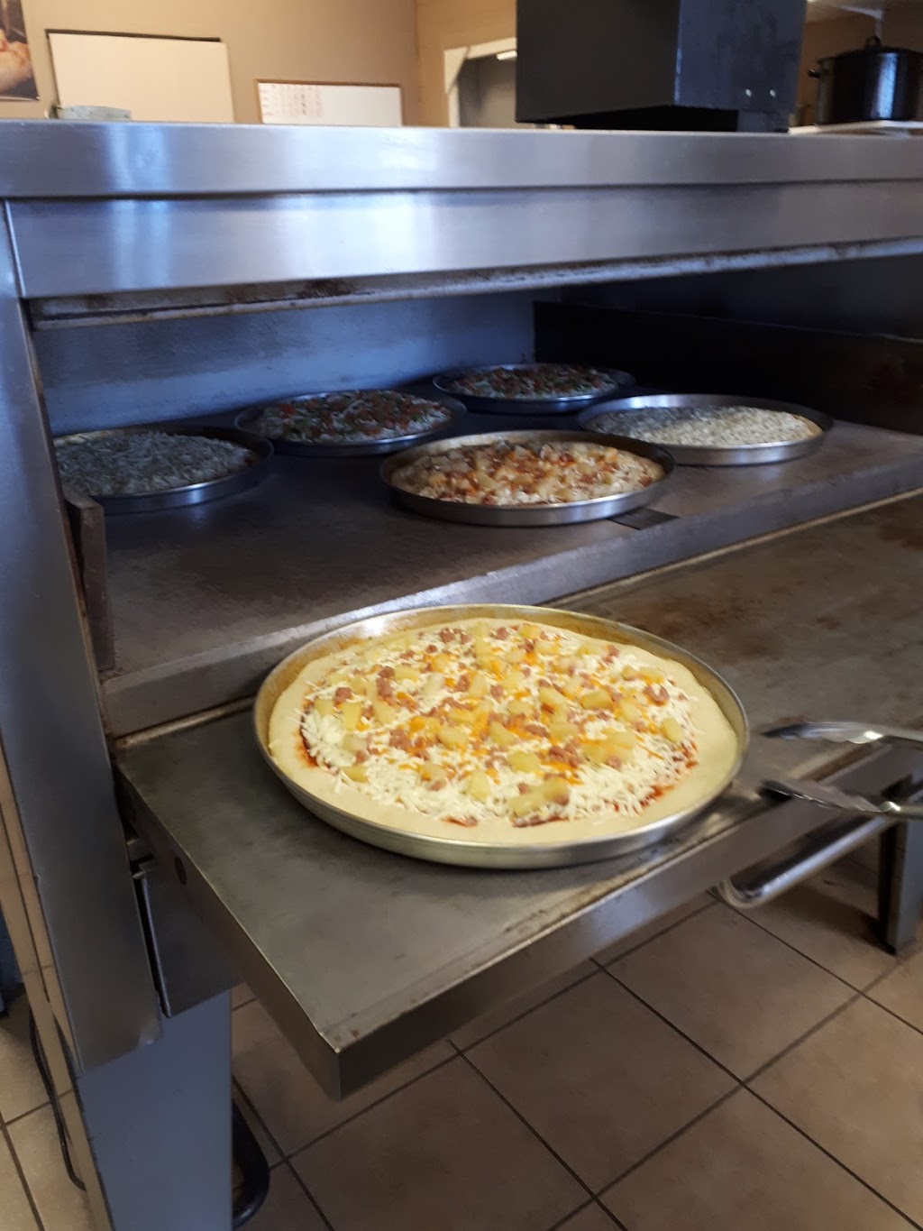 YROC Pizza | 5123 49 St, Innisfail, AB T4G 1L9, Canada | Phone: (403) 227-6669