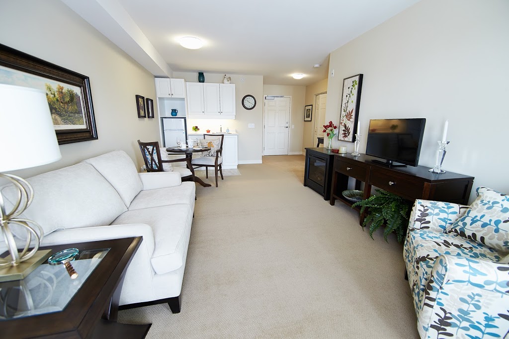 Carolina Retirement Residence | 12 Alma St, Perth, ON K7H 2R7, Canada | Phone: (613) 267-7000