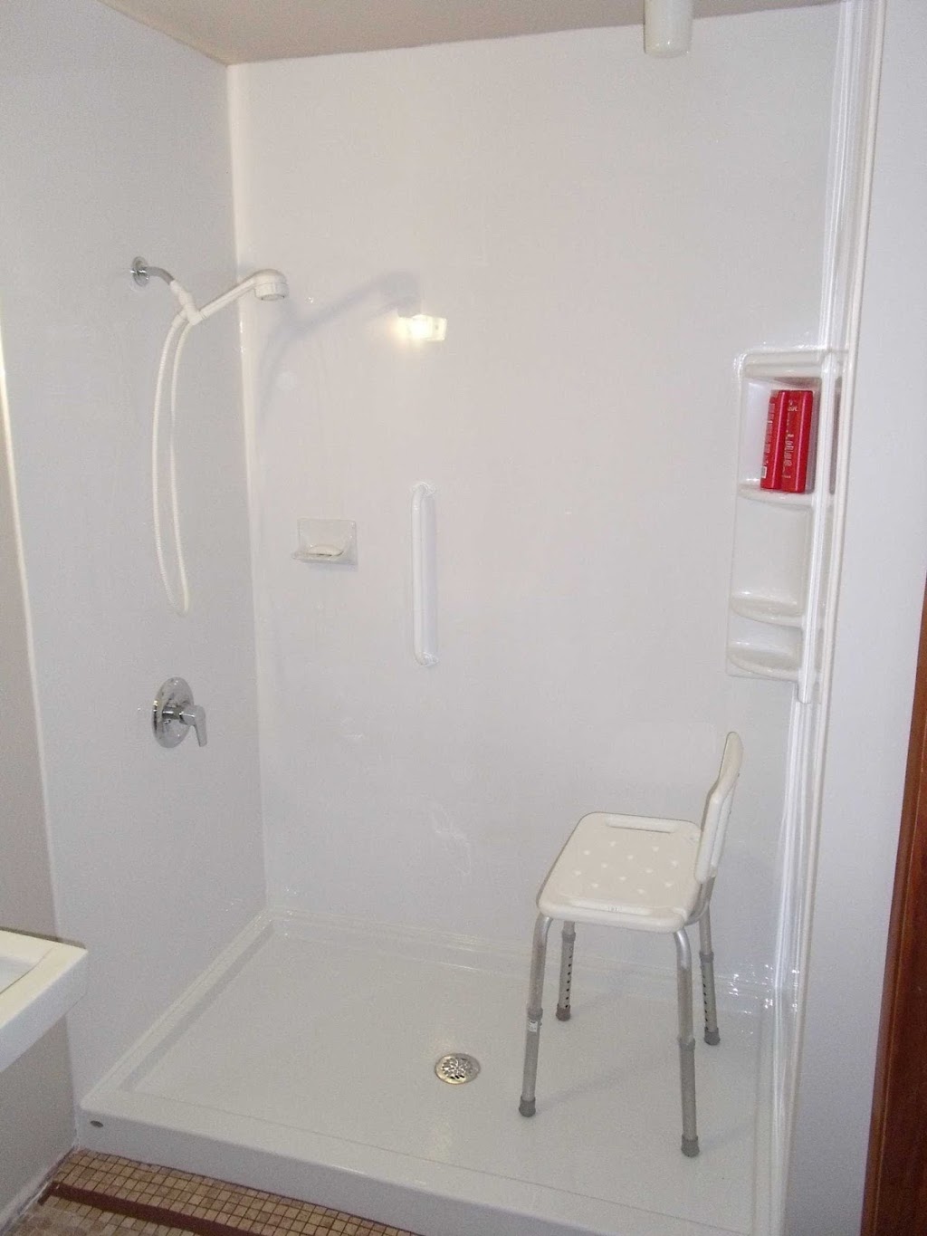 Bathcrest Bathroom Remodeling and Refinishing | 3835 Sutil Rd, Campbell River, BC V9H 1J5, Canada | Phone: (250) 830-4080