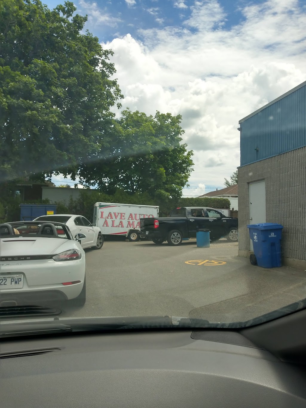 Lave Auto Qualite Plus | 202 Rue St-Charles, Sainte-Thérèse, QC J7E 2B4, Canada | Phone: (450) 971-0101
