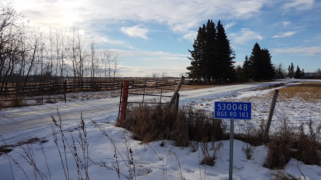 Dick Laurin’s Hay and Sleigh Rides | 530048 Range Rd 183, Edmonton, AB T6P 1V3, Canada | Phone: (780) 464-0234