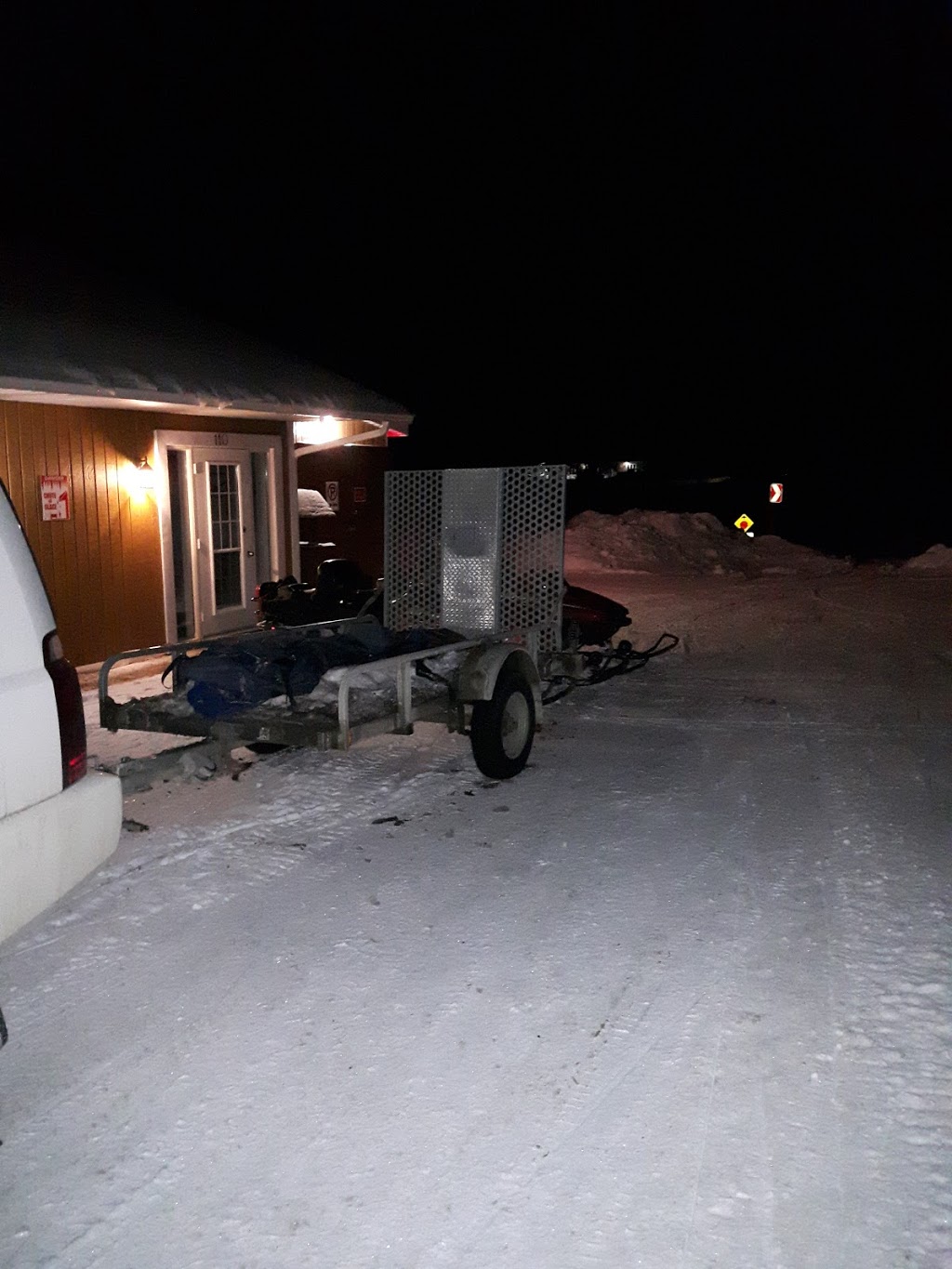 Location des Monts | 540 Rue Notre Dame, Saint-Alexis-des-Monts, QC J0K 1V0, Canada | Phone: (819) 668-6775