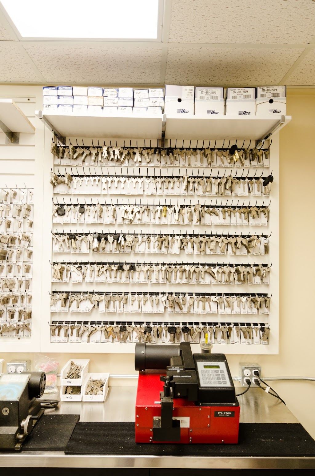 Superior Lock & Safe | 1200 Speers Rd #19, Oakville, ON L6L 2X4, Canada | Phone: (905) 825-1235