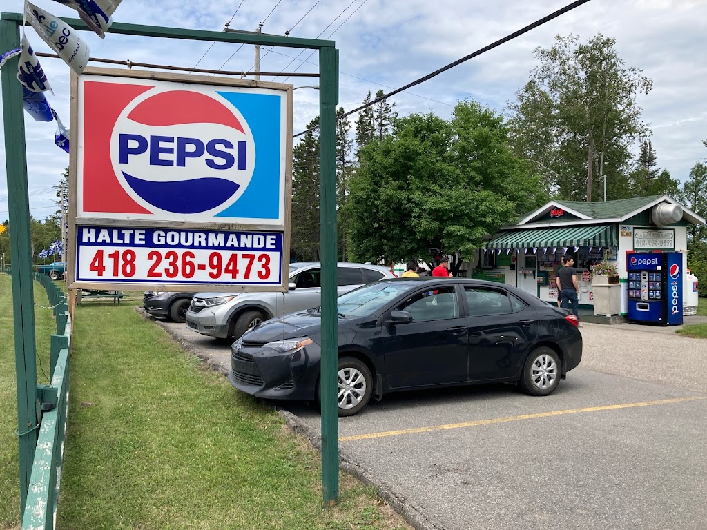 Halte Gourmande "La Friterie" | 448 QC-172, Sacré-Coeur, QC G0T 1Y0, Canada | Phone: (418) 236-9473