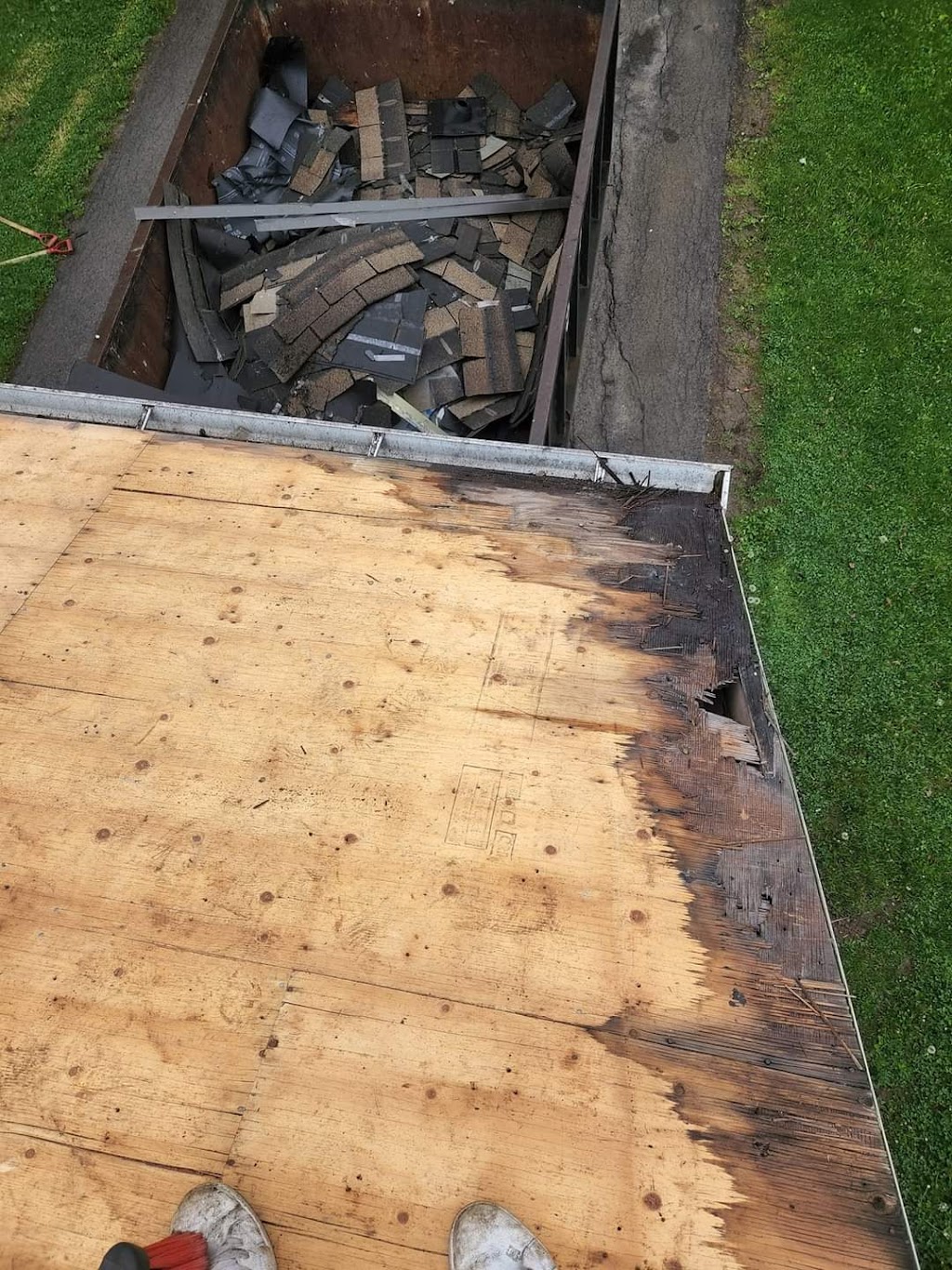 Nesbitt Roofing & Contracting | 337 Simpson Ave, Welland, ON L3B 4Y7, Canada | Phone: (289) 294-0600