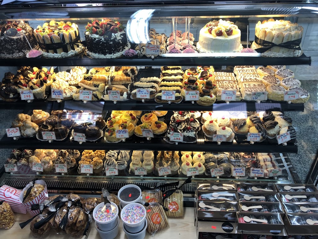 Choux-Crème | 2230 Boulevard Hébert, Salaberry-de-Valleyfield, QC J6S 2L4, Canada | Phone: (450) 373-8501