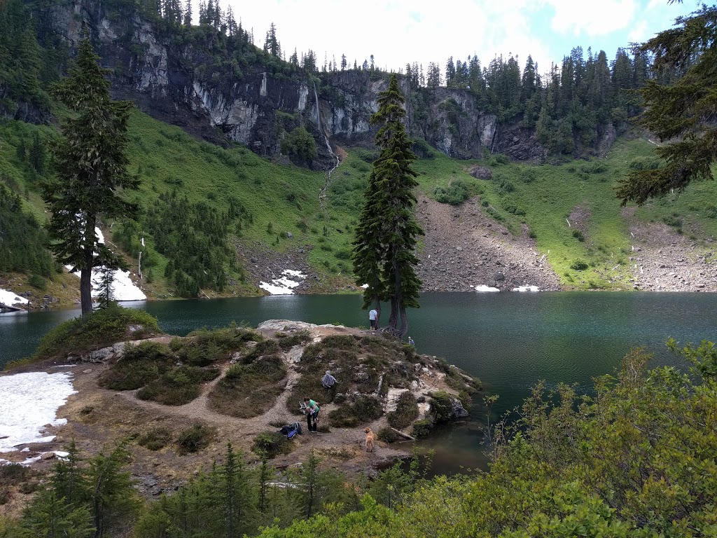 Blue Lake/Dock Butte Trailhead | NF-1230, Concrete, WA 98237, USA | Phone: (425) 783-6000