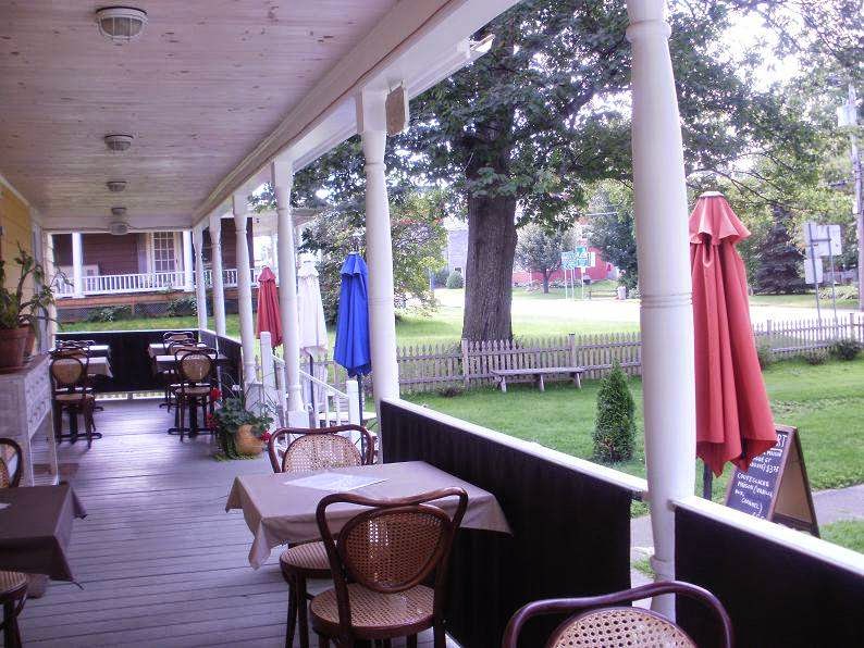 Café Chansons pour Elle | 10 Rue Principale, Stanstead, QC J0B 3E5, Canada | Phone: (819) 200-4655