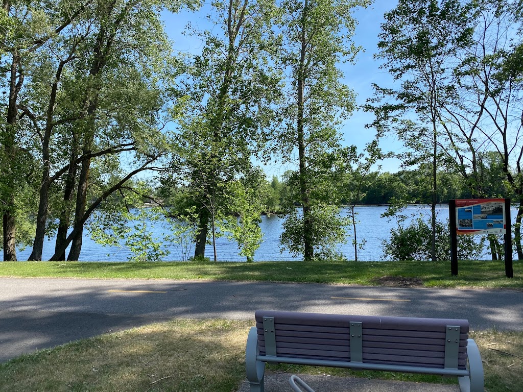 Les Rives du St-Maurice - Appartement 55+ | 10 Rue Perreault, 15 Rue Lanouette, Trois-Rivières, QC G8T 9K3, Canada | Phone: (819) 692-6869