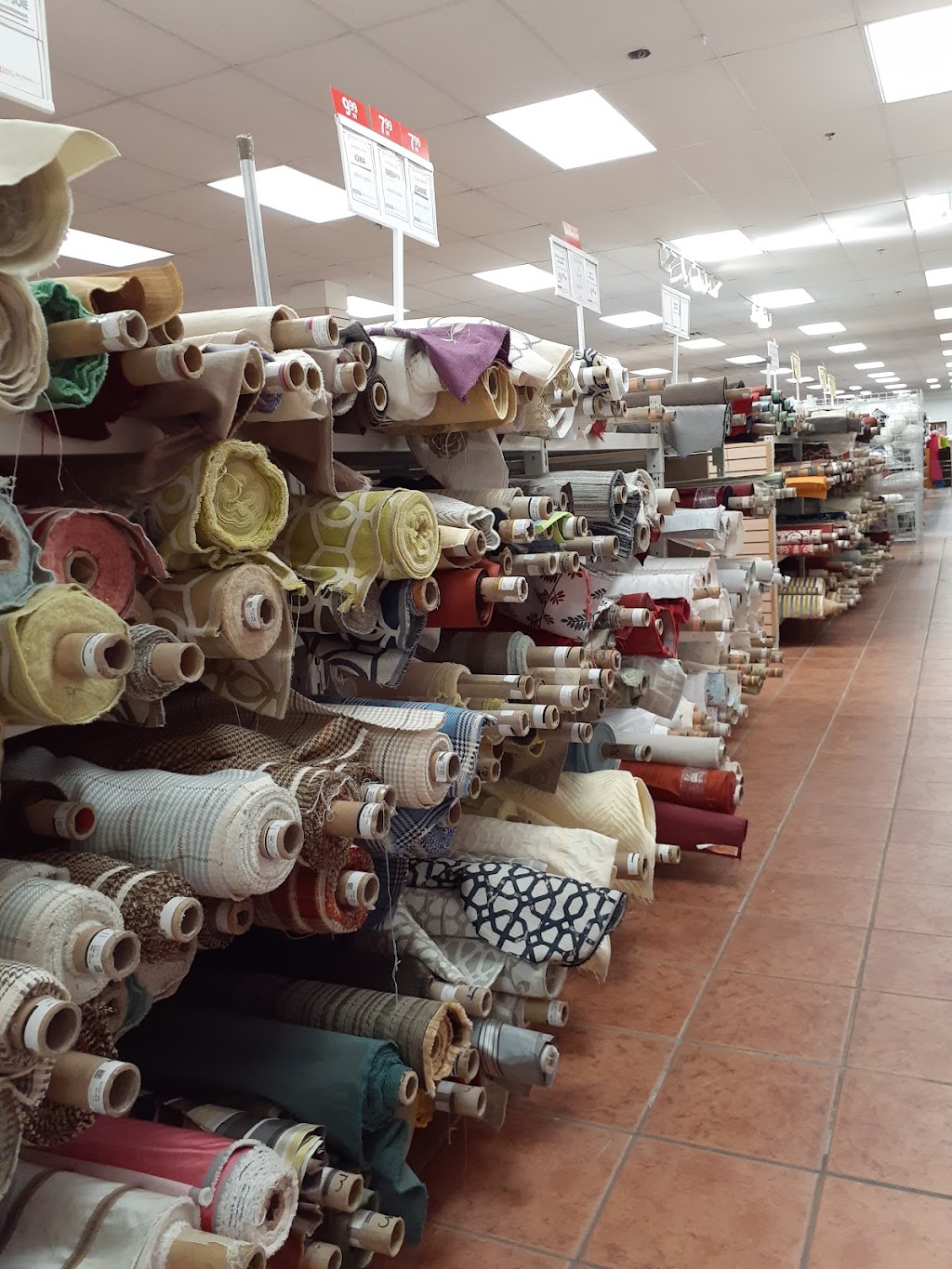 Fabricville - Magasin de tissus | 7275 R. Sherbrooke E, Montréal, QC H1N 1E9, Canada | Phone: (514) 493-6666